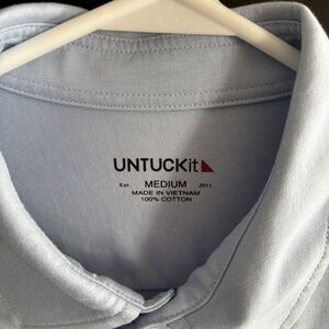 UNTUCKit Mens Medium Light Blue Long Sleeve